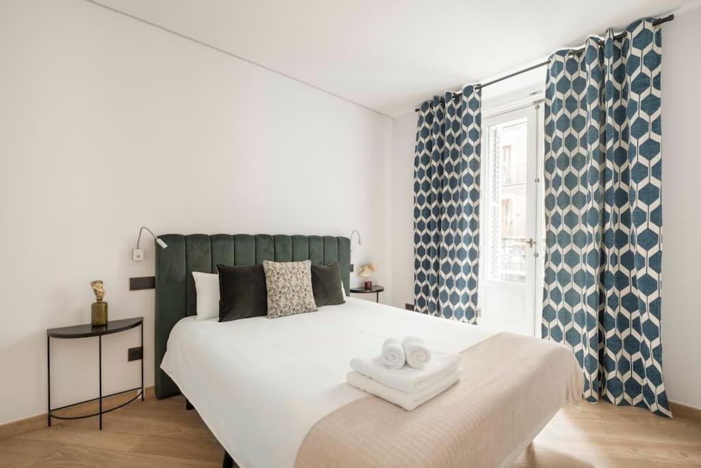 Lujoso Apartamento Cerca De Plaza Mayor Madrid Esterno foto